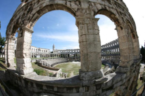 Apartment Ade Arena View, Pula